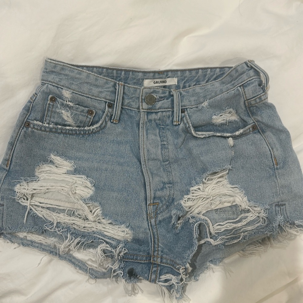 Girlfrnd distressed denim shorts size 25